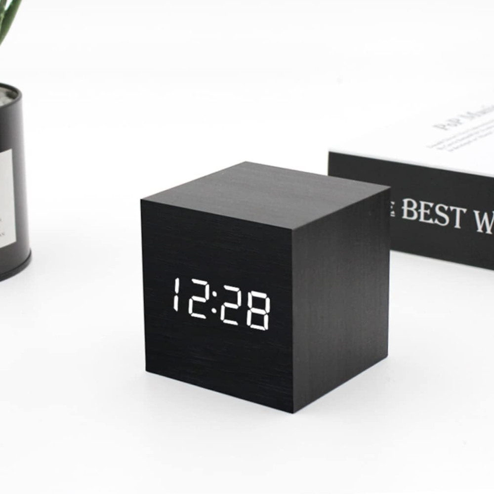 Mini Réveil de Bureau LED Cube | Compact à Luminosité Automatique