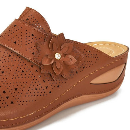 Sabot orthopédique femme fleur à petit talon