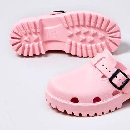 Sabot orthopédique femme avec bride réglable et crampons