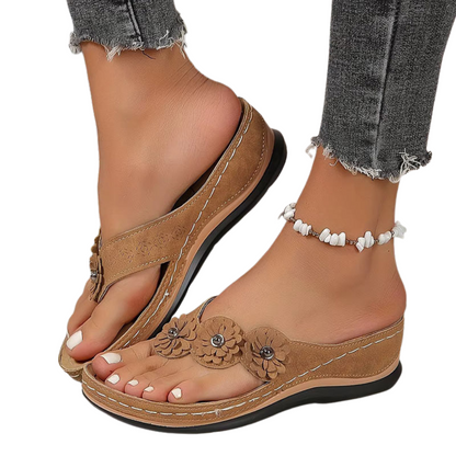 Sandales Compensées Fleur Confort – Élégance Légère pour l’Été