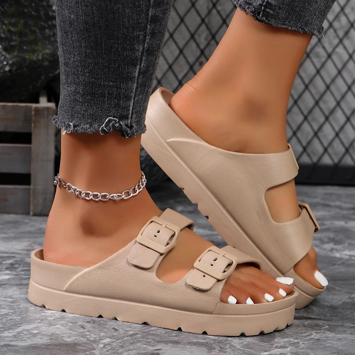 Claquette orthopédique femme semelle épaisse